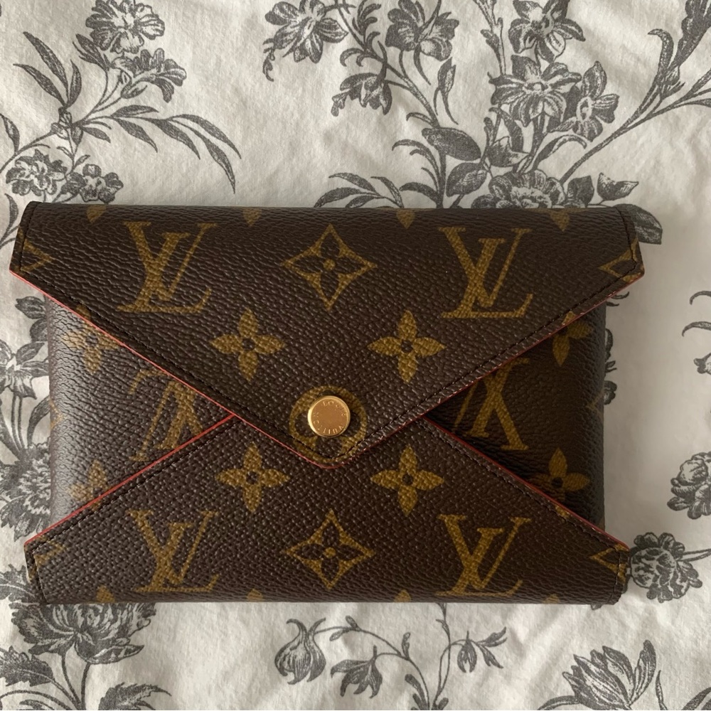 Louis Vuitton Medium Kirigami